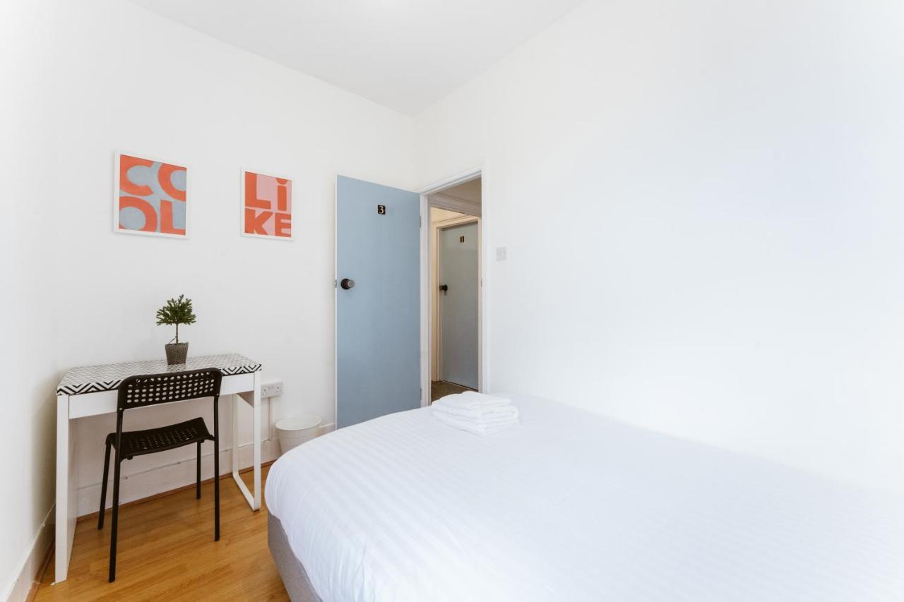 Mile End Double Rooms 86A 런던 외부 사진